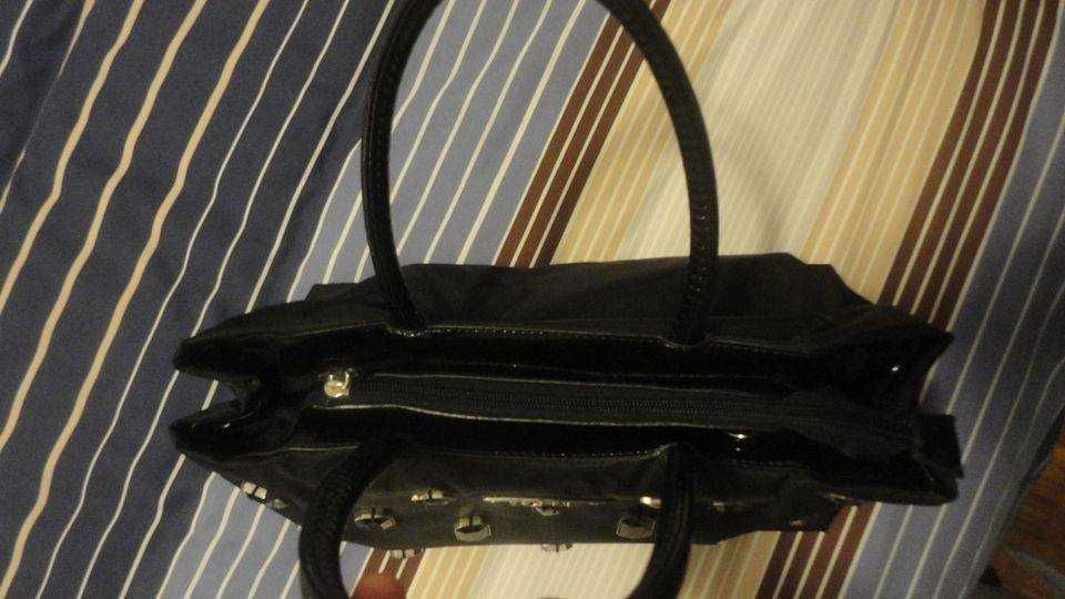 Mala de senhora preta com apliques Prada