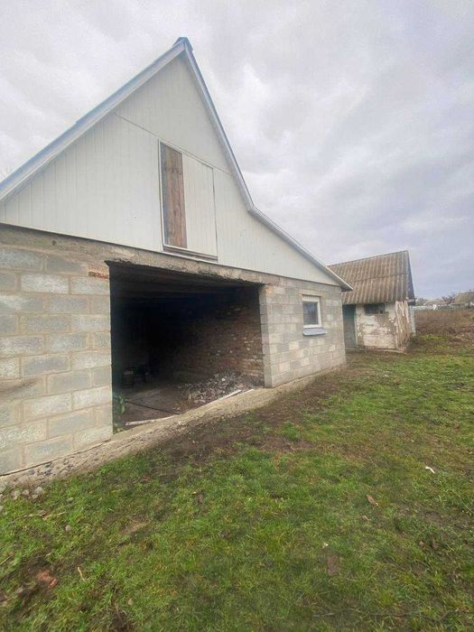 Продам частину будинка в селі Трушки