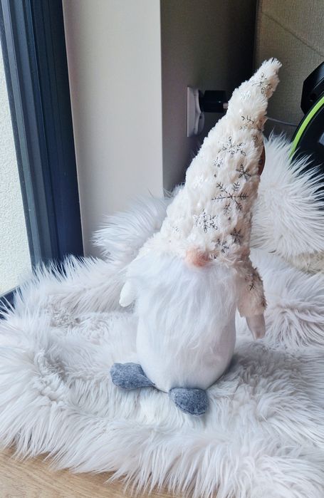 Nowy biały skrzat krasnal