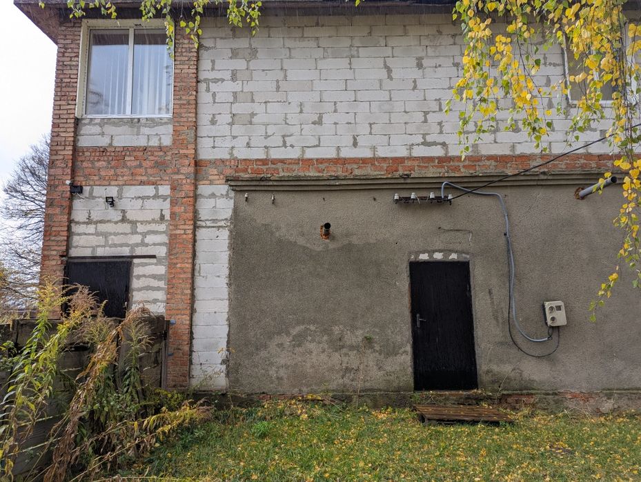 Продається приміщення після реконструкції і 25 сот в с. Буків