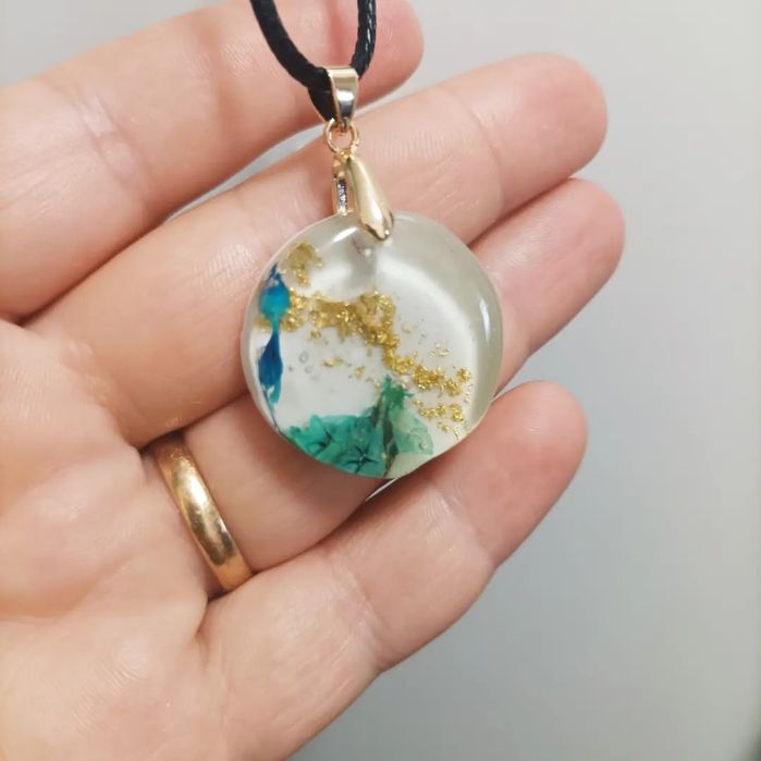 Vários modelos de colares de Epoxy resin