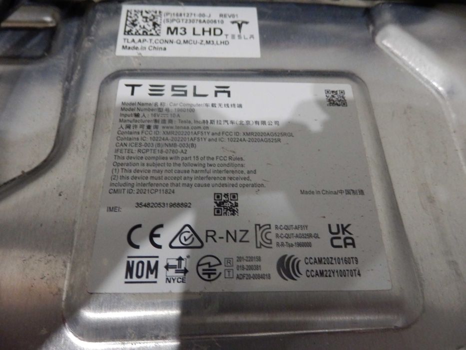 Tesla Model 3 Sterownik Moduł Komputer Autopilot