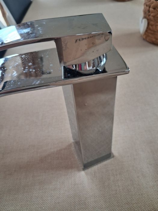 Bateria umywalkowa wodospad