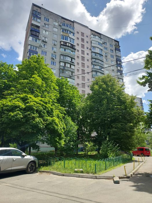 Продам 1-кімнатну, вул. Героїв Маріуполя 9, М Іподром