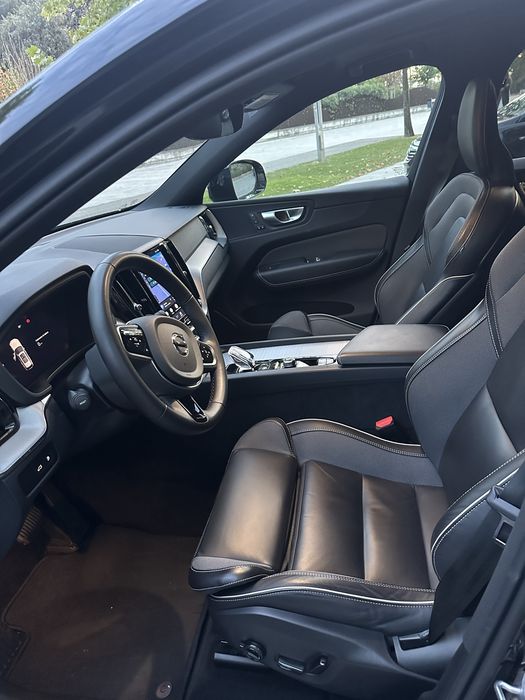 Volvo XC60 T6 PHEV Black Edition AWD 350cv – Venda ou Cedência de Renting (731€/mês)