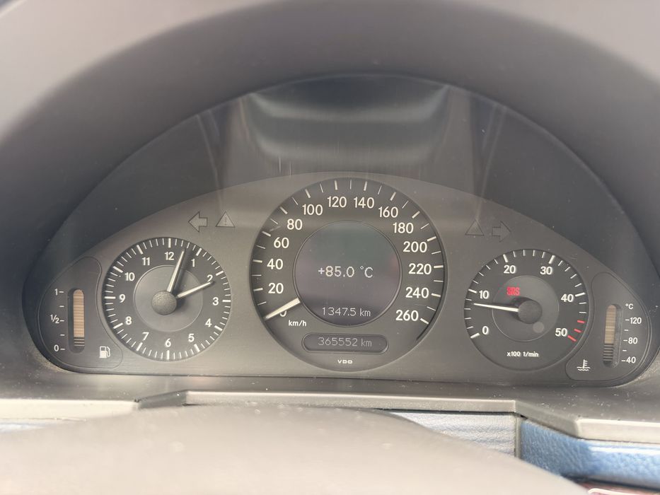Mercedes-Benz E 220 — fotografia 5