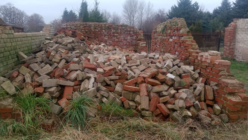 Cegła rozbiórkowa oddam białom i czerwonom