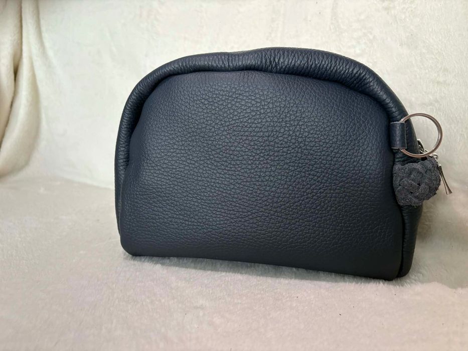 Ręcznie szyta skórzana kosmetyczka – naturalna skóra