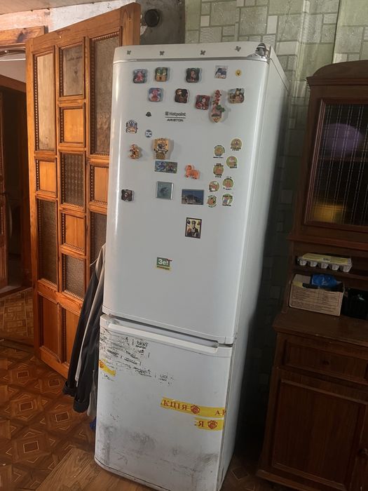 Продам два холодильника