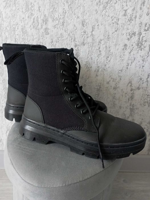 Черевики Dr. Martens .