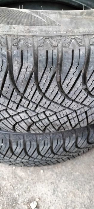 Opony wielosezonowe 235/55R18 4 szt