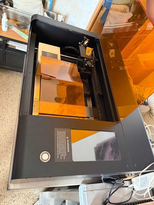 Máquina de Corte e Gravação a Laser FLUX + Acessórios