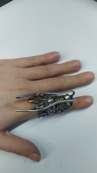 Pierścionek głowa smoka