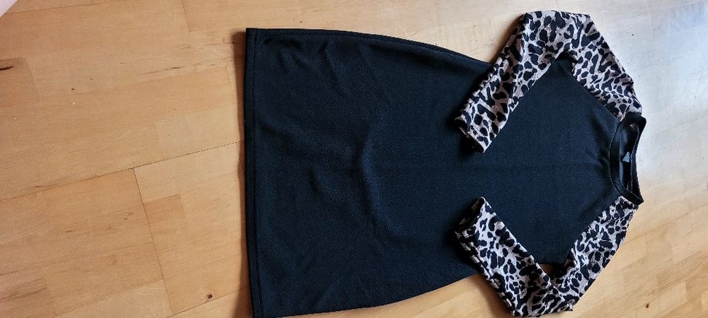 Sukienka rekawy w panterke M