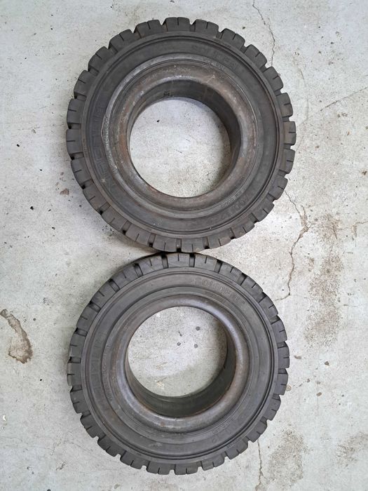 Opona pełna 7.00-12 Solideal Magnum do wózka widłowego - używana