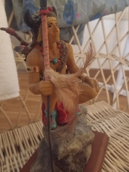 Estatueta Índio de caça