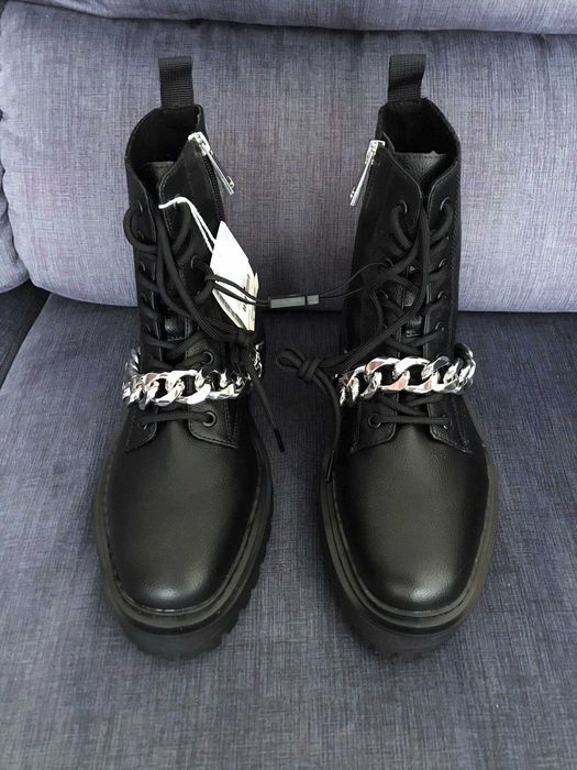 Botas pretas militares botins efeito pele com atacadores mulher