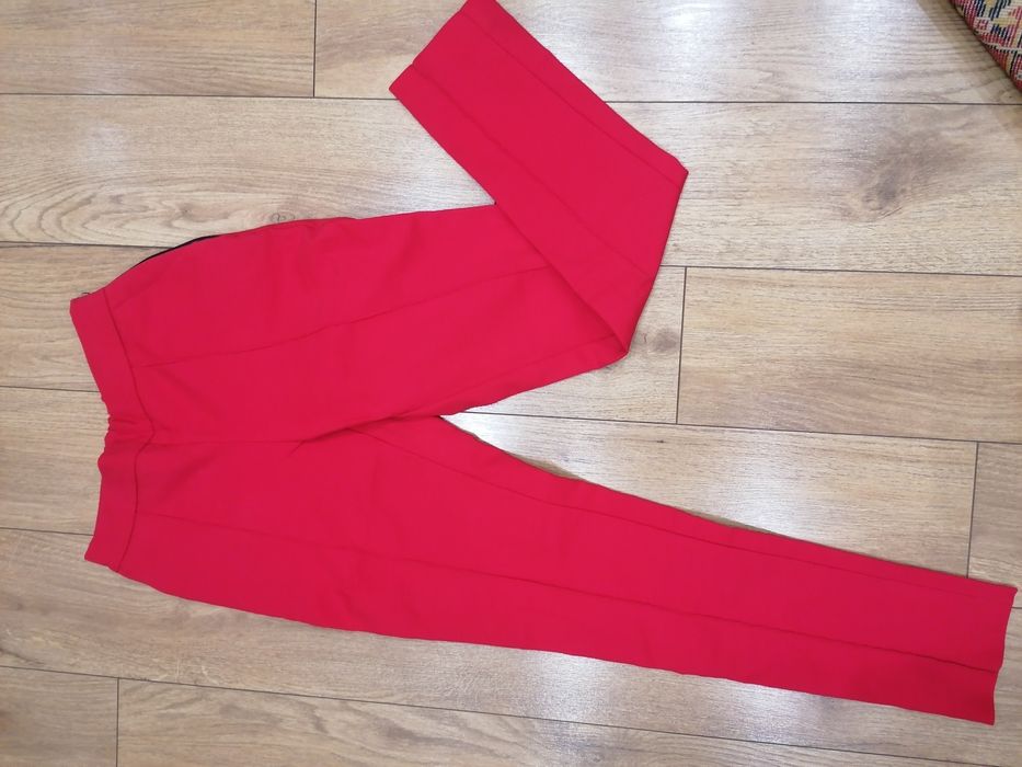 Жіночі червоні брюки, М