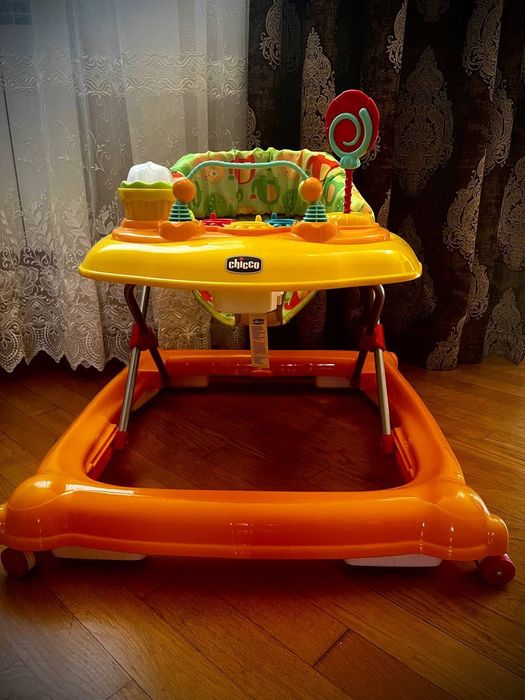 Продам Ходунки Chicco