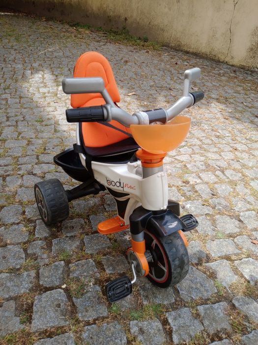 Triciclo para crianças