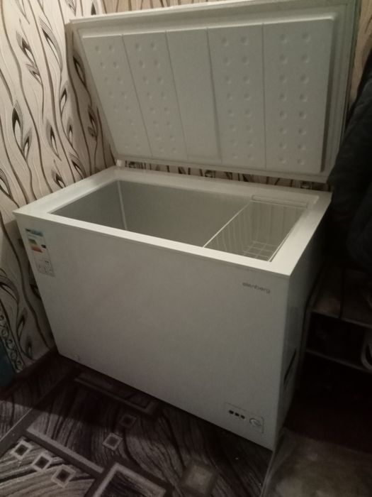 Морозильна камера Elenberg cf-300