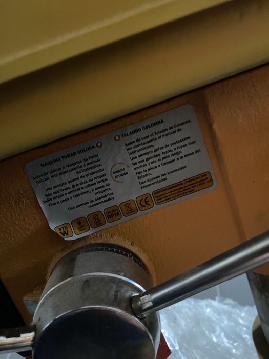 Maquina de furar de coluna