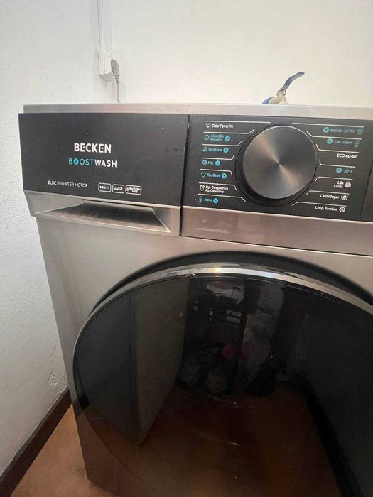 Máquina de Lavar Roupa BECKEN BoostWash BWM8812IX