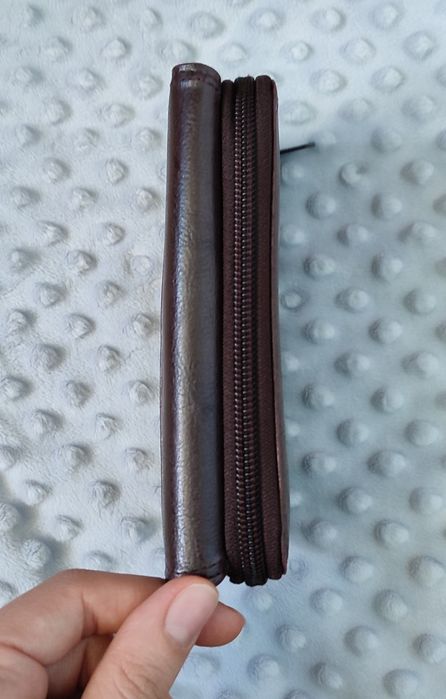 Brązowy portfel damski średni