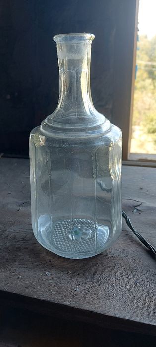 Скляний графін виготовлені в 80 х