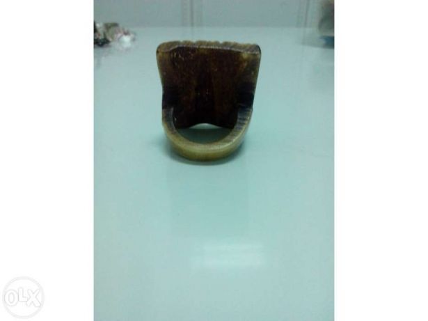 Anel quadrados bege e castanho (portes incluídos)