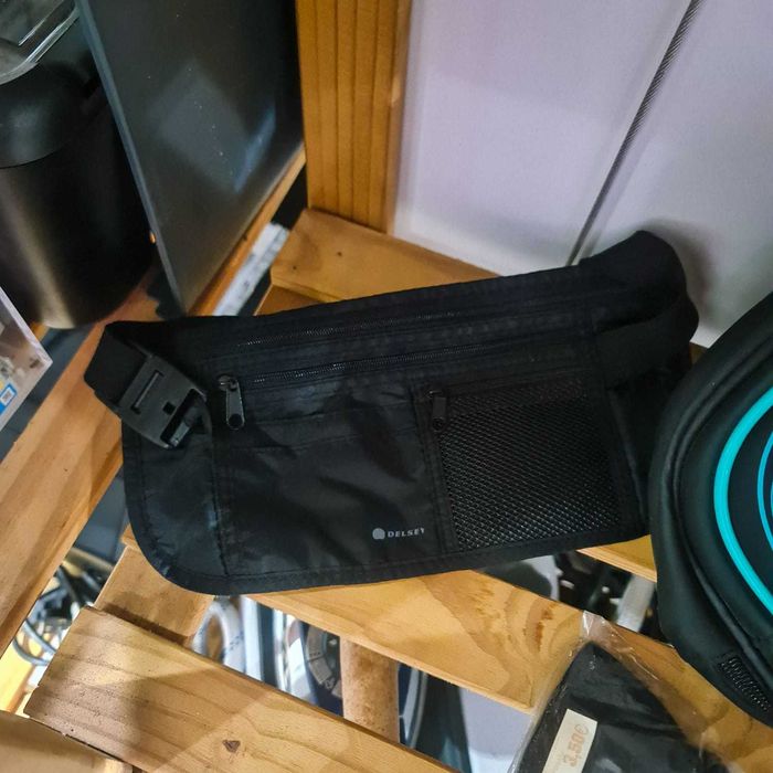 Pochete/Bolsa Cintura DELSEY– Viagem & Segurança | Preta | Multibolsos