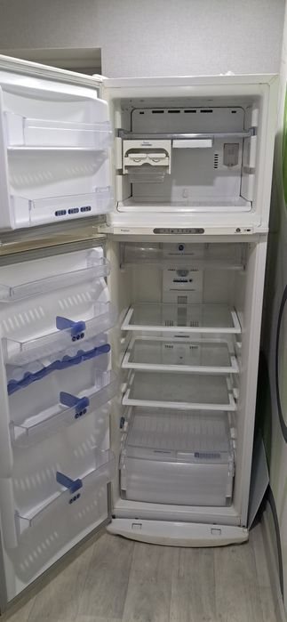Холодильник Whirlpool ARC4020