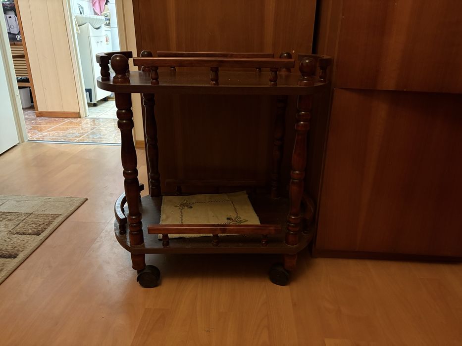 Drewniany barek ba kółkach