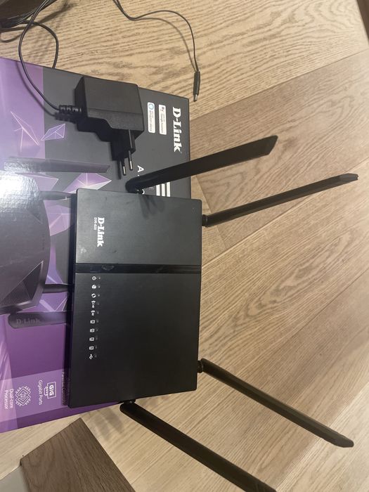 Dwupasmowy router Wi-Fi AC1200 DIR-825 stan bdb