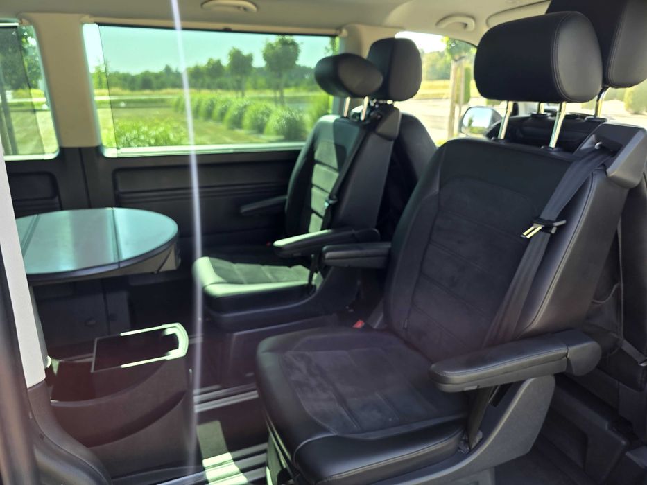 Wynajem Busa premium VW Multivan t-6 w wersi long , 7 osobowy.