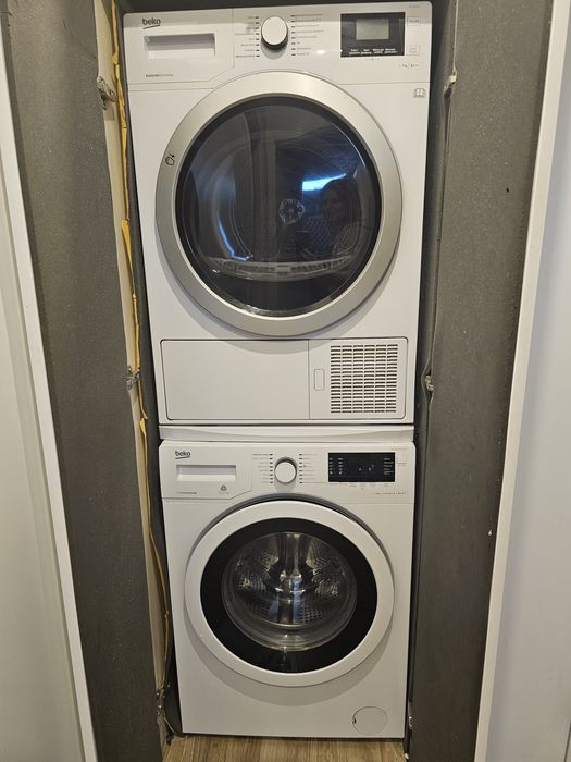 Suszarka i pralka BEKO wraz z łącznikiem