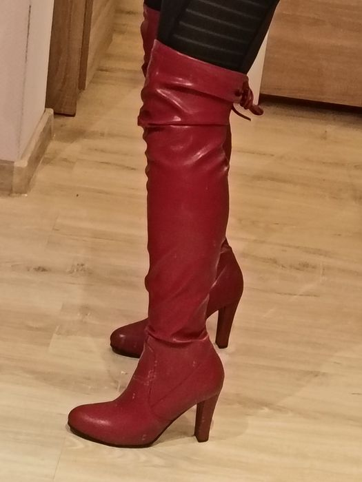 Długie kozaki w kolorze burgund