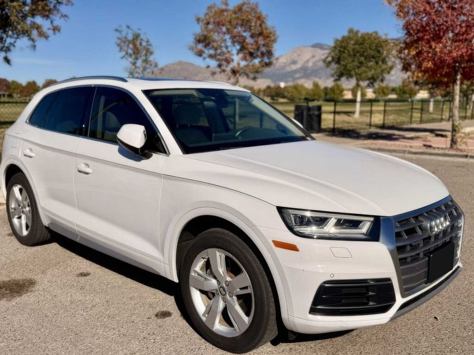 Audi Q5 quattro Premium Plus      2019
