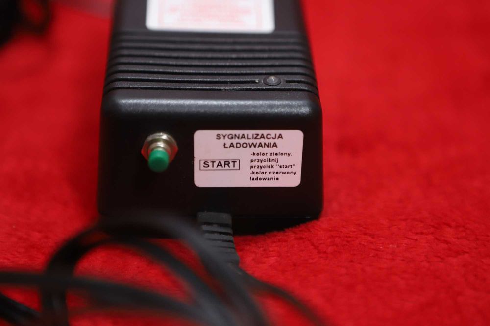 Ładowarka impulsowa do akumulatorów żelowych TATATEK