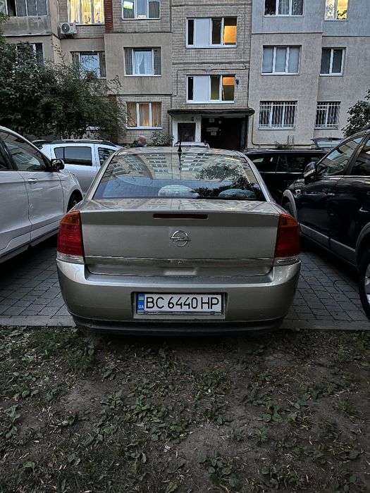п р одається власний автомобіль