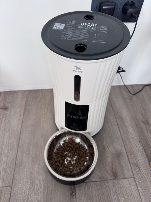 Автоматична годівниця для тварин