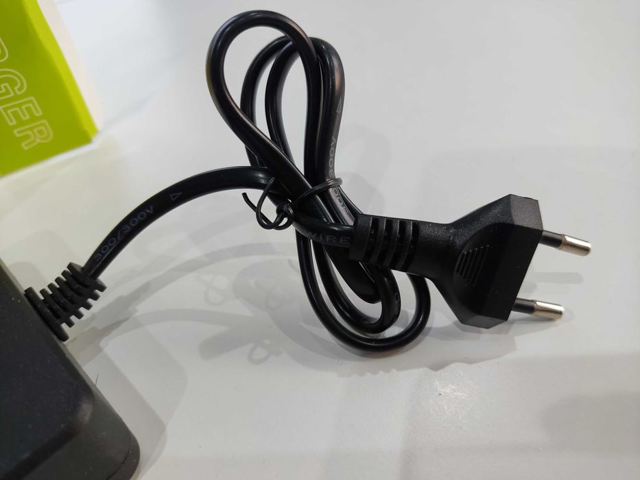 ZESTAW Ładowarka Do Ogniw 18650 Baterii Akumulatorów Li Ion 3,7v 4,2v