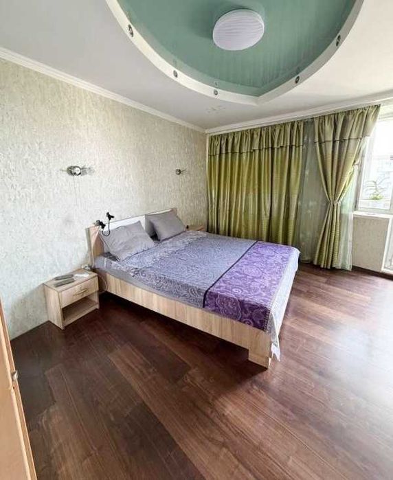 Продам 3-кімнатну квартиру на Таїрова, вул. Академіка Корольова