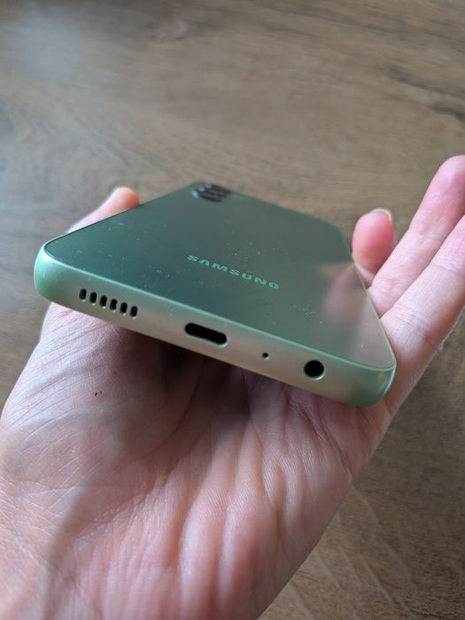 Telefon komórkowy Samsung Galaxy A05s etui ładowarka