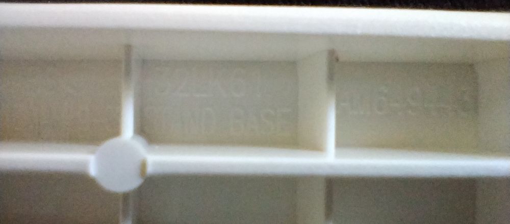 White LCD TV Desktop Stand64752259619970124