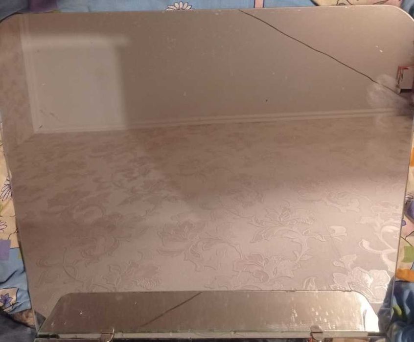 Дзеркало для ванної з поличкою  60х60 см.