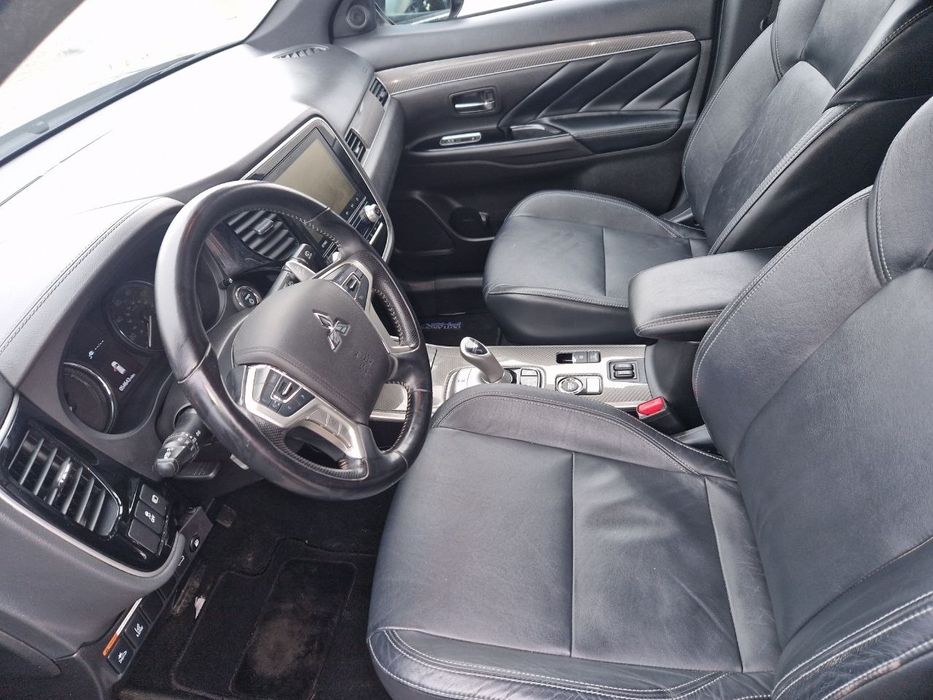 Mitsubishi outlander phev 2019