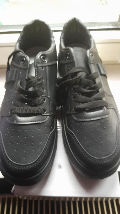 Nowe buty sportowe roz 40