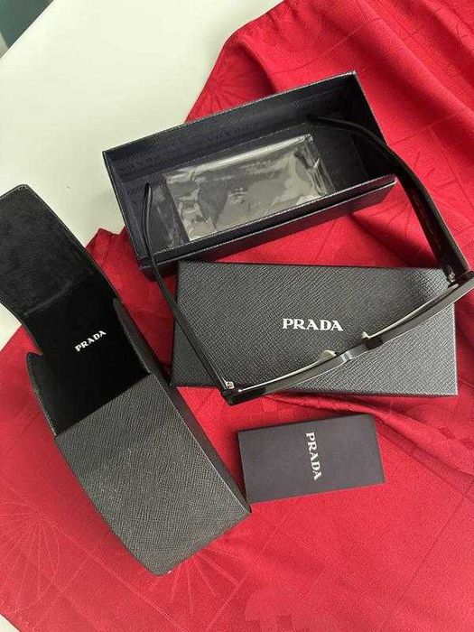 Окуляри Prada сонцезахисні/Очки солнцезащитные Prada SPR 06Y