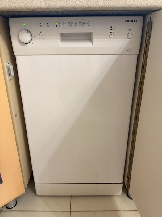 Посудомийна машина BEKO DFS 2520